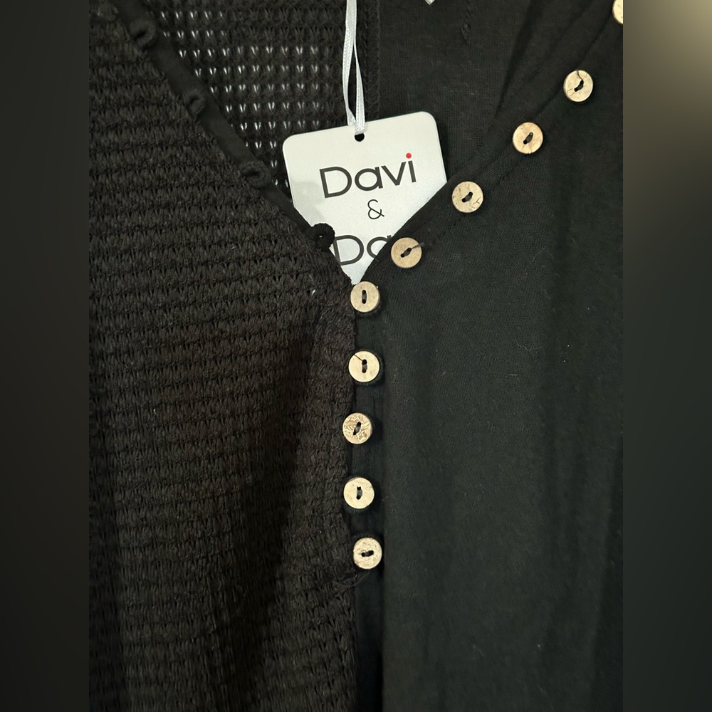 NWT Davi & Dani oversized henley-style mixed fabric button T-shirt - size 2XL - Picture 3 of 12